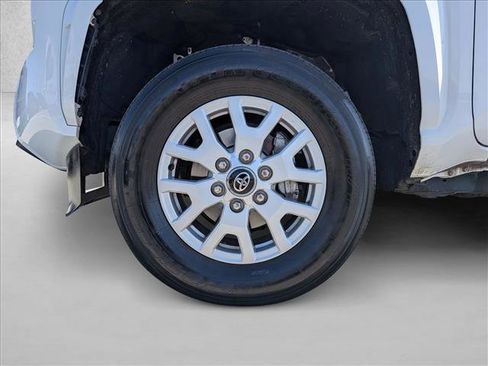 Used 2024 Toyota Tacoma SR5 AWD/4WD image 23