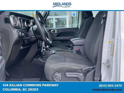 Used 2018 Jeep Wrangler Unlimited Sahara AWD/4WD image 13