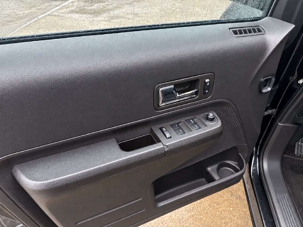 Used 2010 Ford Edge SEL FWD image 7
