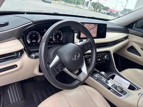 Used 2023 INFINITI QX60 Luxe w/ Cargo Package FWD image 4