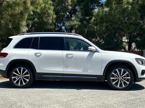 Certified 2023 Mercedes-Benz GLB 250 4MATIC image 4