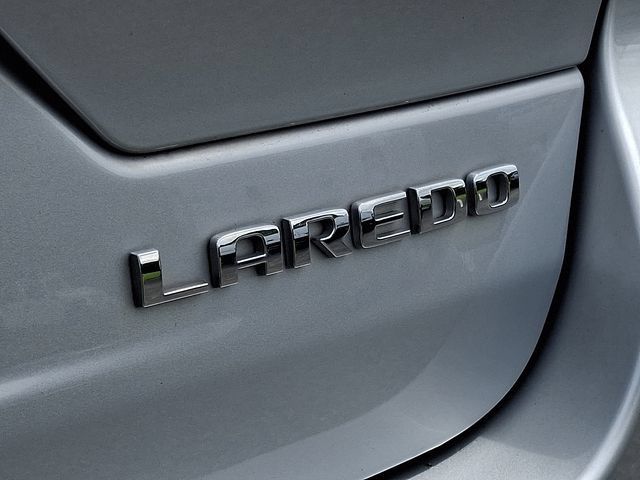 Used 2023 Jeep Grand Cherokee Laredo RWD image 28