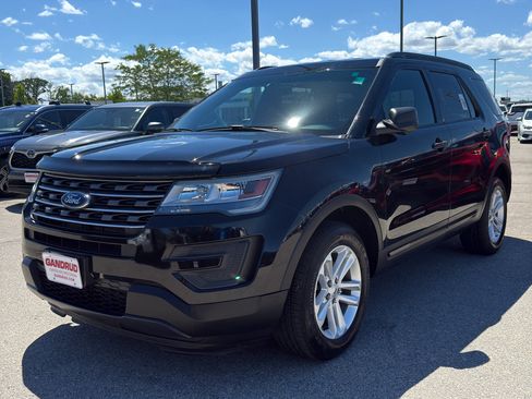 Used 2017 Ford Explorer 4WD image 2