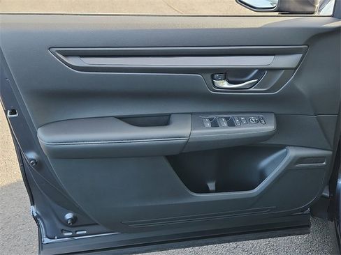 Used 2025 Honda CR-V EX image 12
