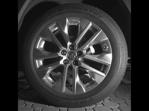 Used 2019 Toyota RAV4 XLE Premium FWD image 30