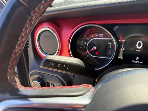 Used 2021 Jeep Wrangler Unlimited Rubicon AWD/4WD image 32