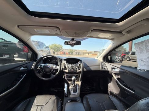 Used 2012 Ford Focus SEL FWD image 11