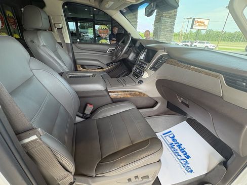 Used 2016 GMC Yukon Denali w/ Open Road Package AWD/4WD image 29