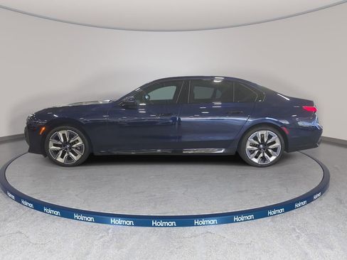 Certified 2023 BMW 760i xDrive AWD/4WD image 9