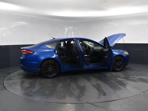 Used 2017 Ford Fusion SE w/ Fusion SE Technology Package FWD image 23
