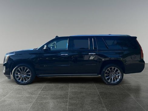 Used 2019 Cadillac Escalade ESV Platinum w/ Escalade Sport Edition image 4