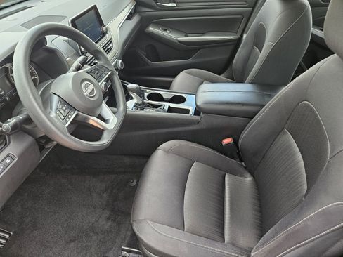 Used 2024 Nissan Altima 2.5 SV FWD image 18