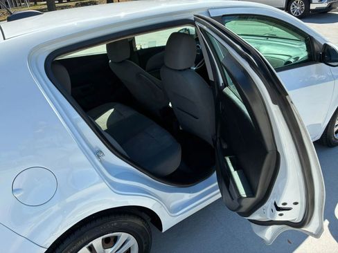 Used 2017 Chevrolet Sonic LT image 9