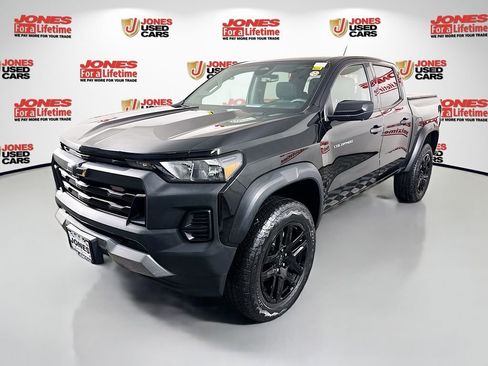 Used 2023 Chevrolet Colorado Trail Boss w/ Technology Package image 12