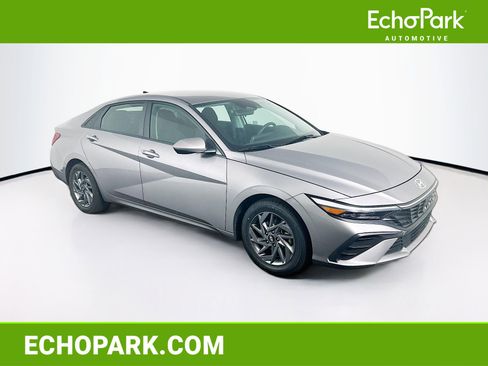 Used 2024 Hyundai Elantra SEL FWD image 1