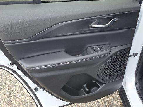 Certified 2025 Jeep Grand Cherokee Altitude image 29