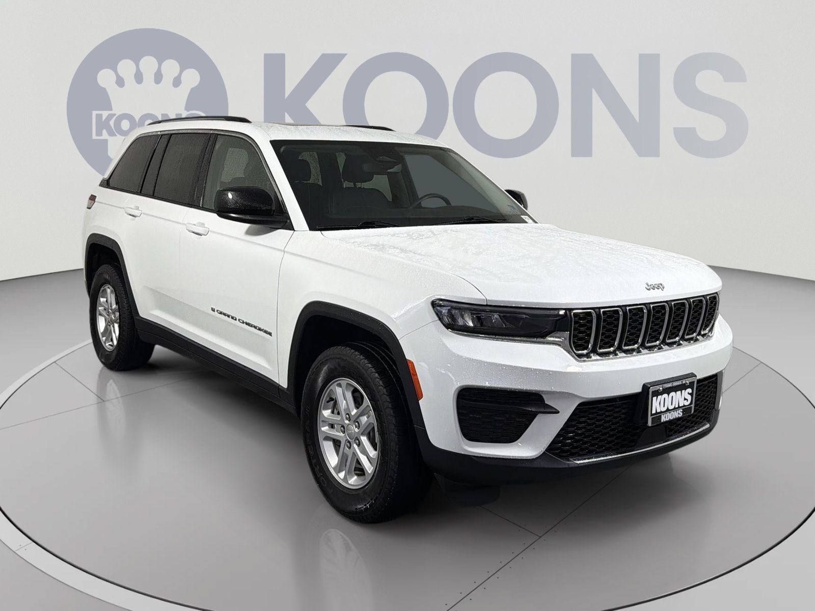Used 2023 Jeep Grand Cherokee Laredo AWD/4WD image 10