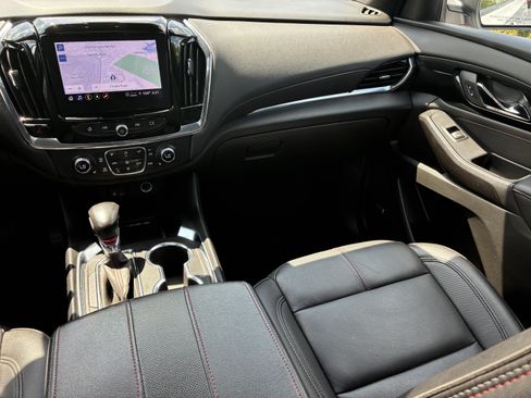 Used 2022 Chevrolet Traverse RS AWD/4WD image 21