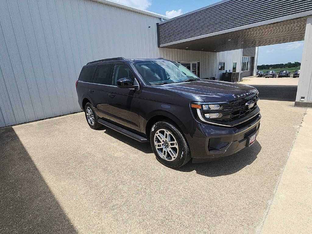 New 2026 Ford Expedition Active AWD/4WD image 2