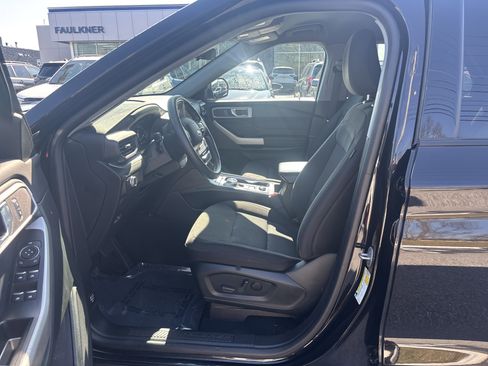Used 2022 Ford Explorer XLT image 17