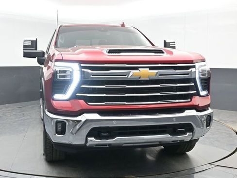 Used 2025 Chevrolet Silverado 2500 LTZ w/ LTZ Convenience Package AWD/4WD image 3
