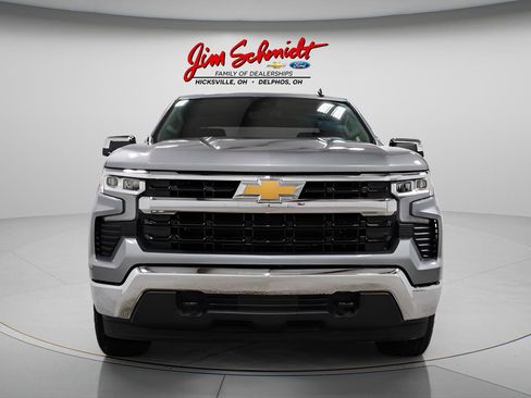 Used 2023 Chevrolet Silverado 1500 LT AWD/4WD image 2