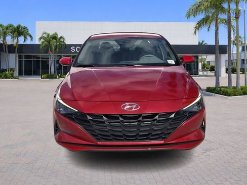 Used 2021 Hyundai Elantra SEL image 2