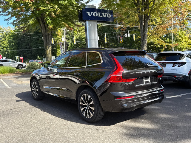 Certified 2023 Volvo XC60 B5 Core w/ Climate Package AWD/4WD image 2