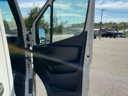 Used 2019 Mercedes-Benz Sprinter 2500 image 30
