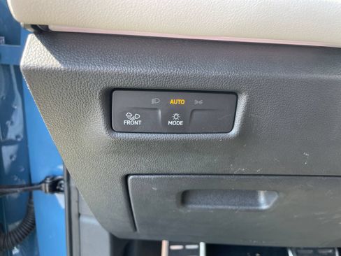 Certified 2025 Volkswagen Tiguan SEL R-Line AWD/4WD image 39