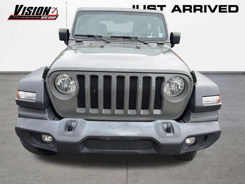 Used 2019 Jeep Wrangler Sport AWD/4WD image 2