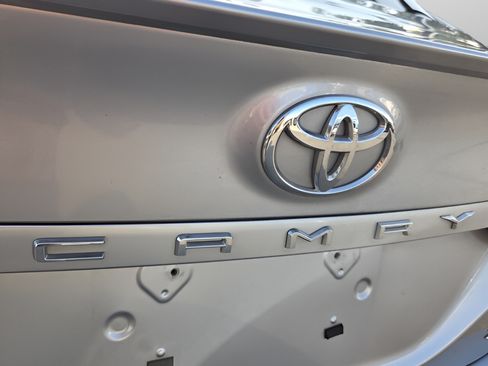Used 2019 Toyota Camry SE w/ Convenience Package FWD image 30