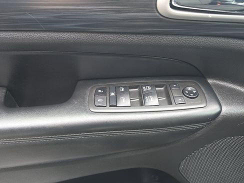 Used 2021 Jeep Grand Cherokee Laredo AWD/4WD image 11