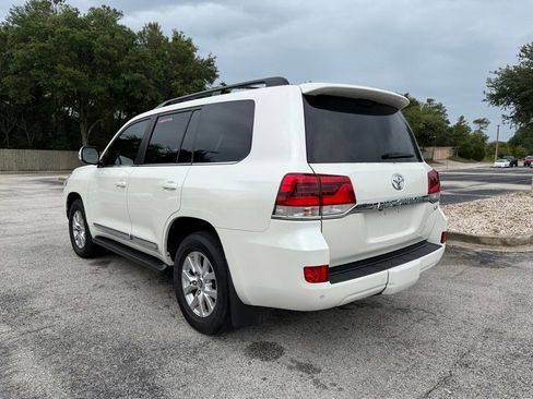 Used 2019 Toyota Land Cruiser w/ Four Season Floor Mat Package AWD/4WD image 5