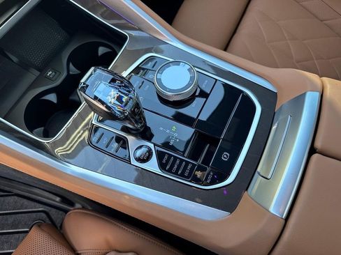 Used 2023 BMW X6 xDrive40i w/ Executive Package image 10