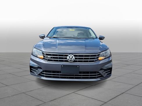 Used 2018 Volkswagen Passat 2.0T S FWD image 2