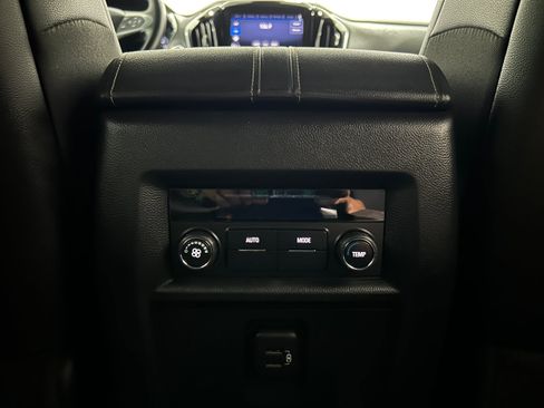 Used 2023 Chevrolet Traverse LT AWD/4WD image 31