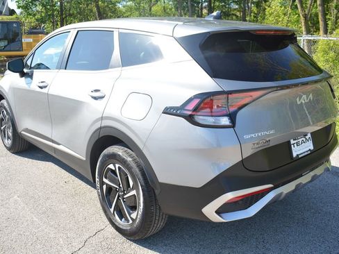 Used 2023 Kia Sportage LX AWD/4WD image 7
