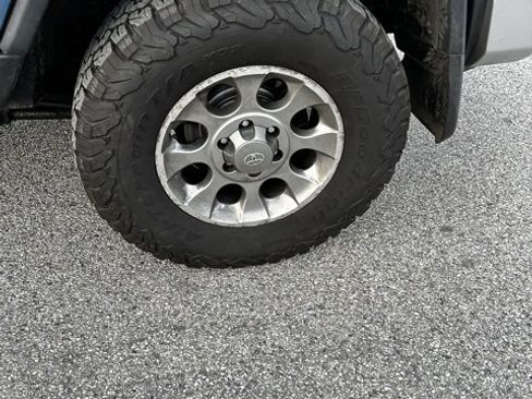 Used 2013 Toyota FJ Cruiser 4WD image 8