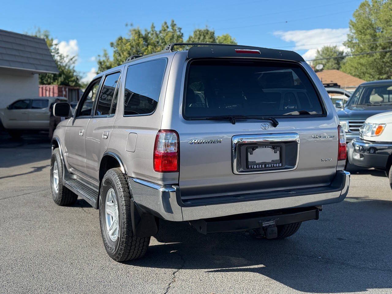 Used 2002 Toyota 4Runner SR5 AWD/4WD image 9