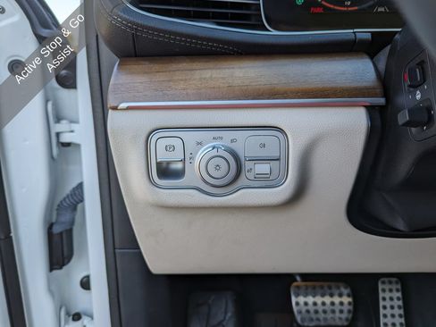 Used 2022 Mercedes-Benz GLS 450 4MATIC image 19