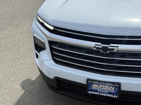 New 2026 Chevrolet Traverse LT w/ Sun and Wheel Package AWD/4WD image 41