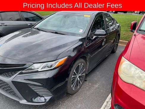 Used 2020 Toyota Camry SE w/ Convenience Package FWD image 10