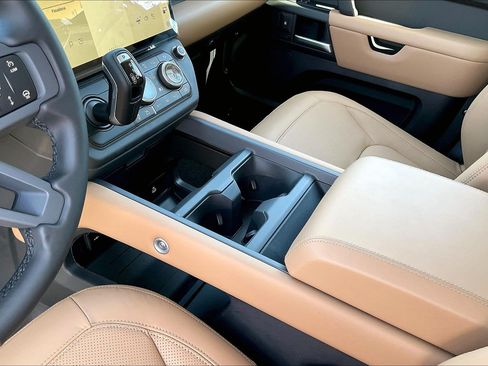 New 2026 Land Rover Defender 110 S AWD/4WD image 13