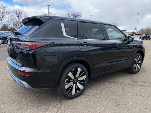 New 2026 Mitsubishi Outlander image 5