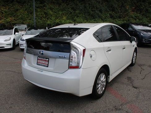 Used 2015 Toyota Prius Prime Plug-In Hybrid image 3