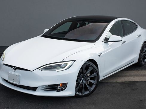 Used 2020 Tesla Model S Long Range image 2