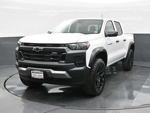 Used 2024 Chevrolet Colorado Trail Boss image 4
