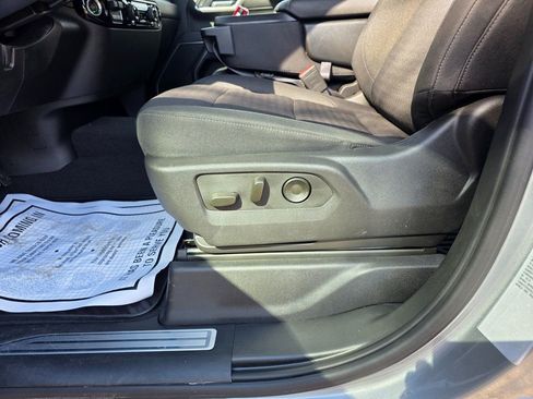 Used 2025 Chevrolet Silverado 3500 LT w/ Convenience Package image 16