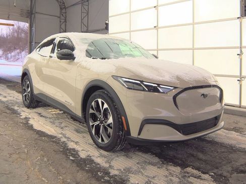 Used 2025 Ford Mustang Mach-E Select w/ Comfort Package Lite image 4